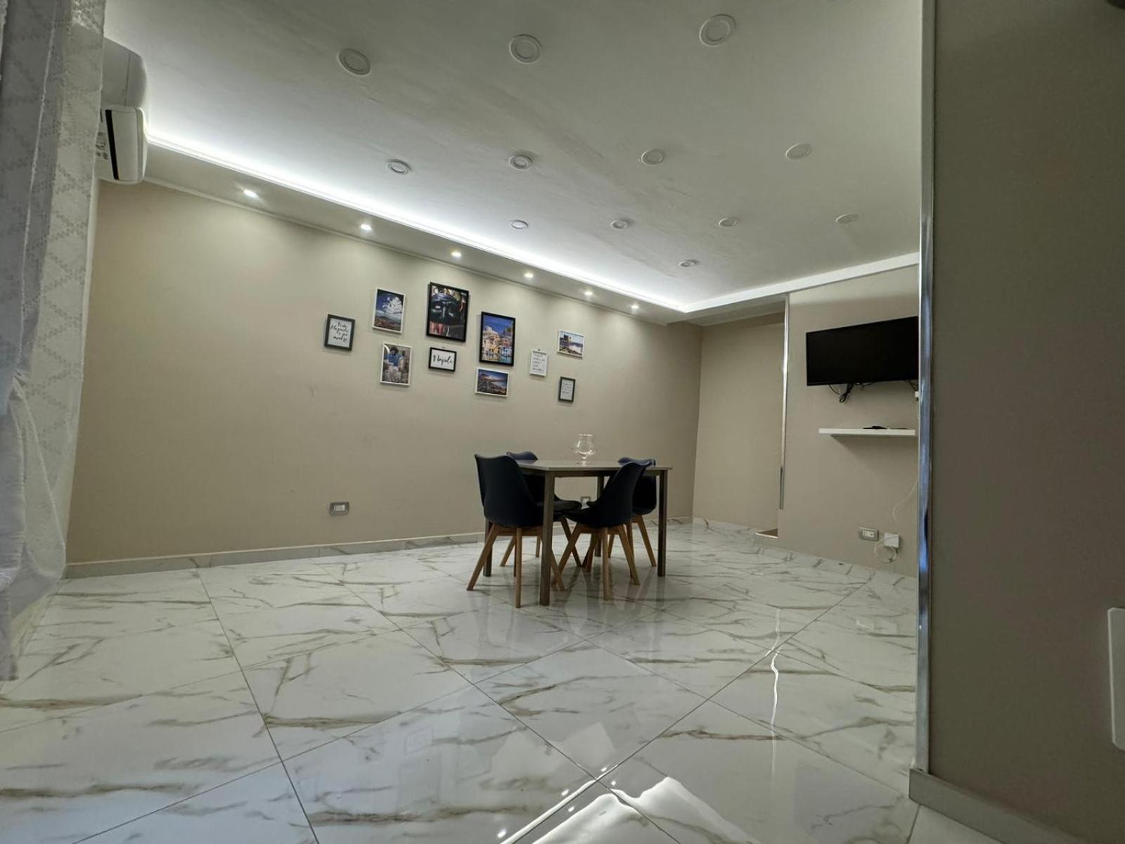 Pizzaiola'S Home Napoli Esterno foto