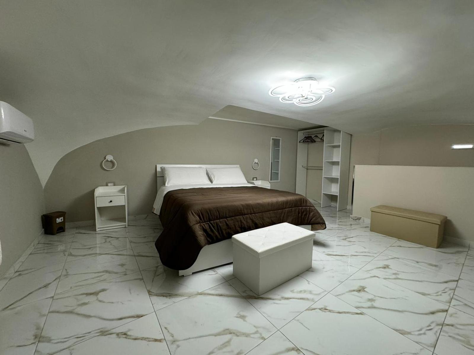Pizzaiola'S Home Napoli Esterno foto