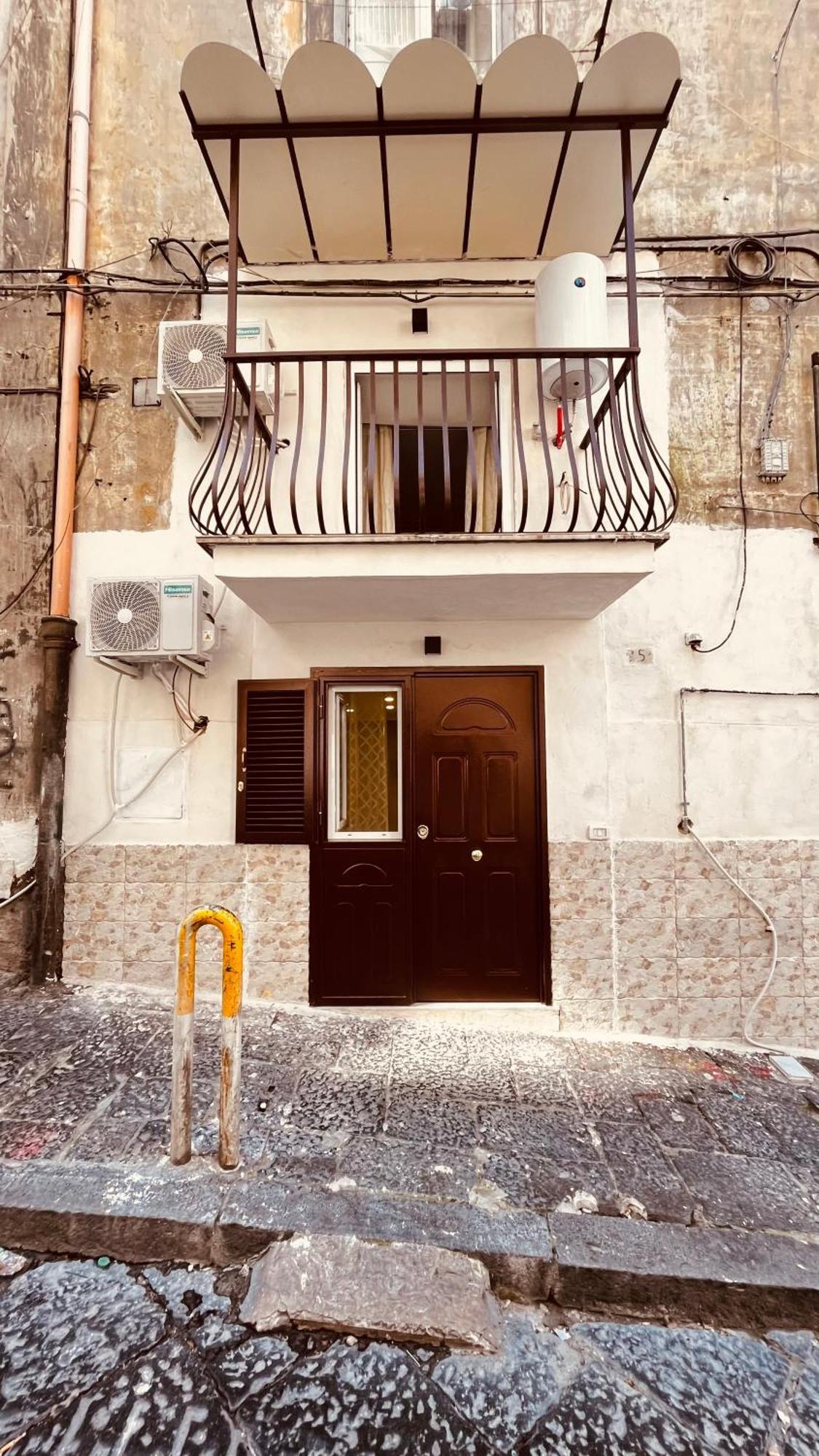 Pizzaiola'S Home Napoli Esterno foto