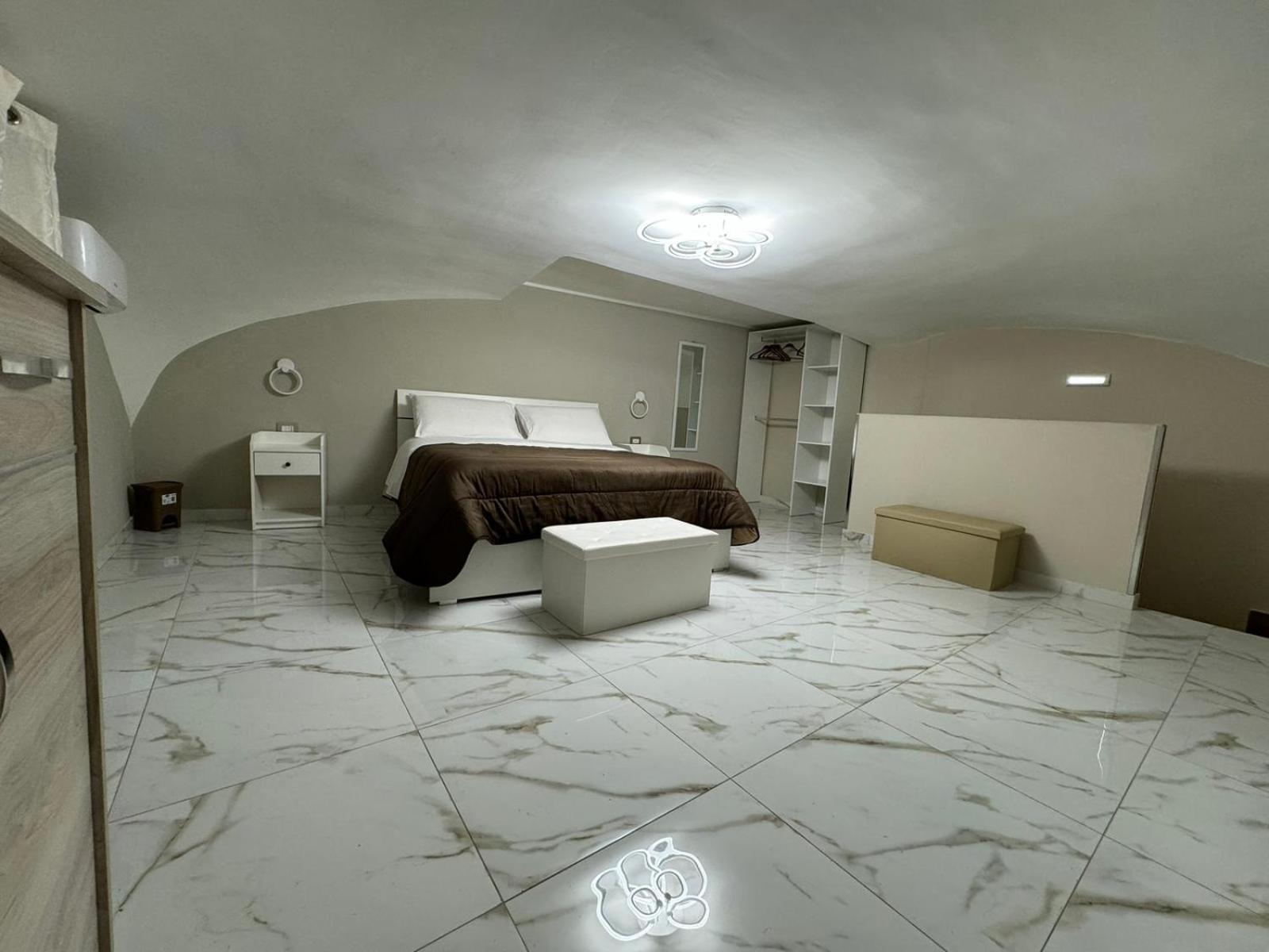 Pizzaiola'S Home Napoli Esterno foto