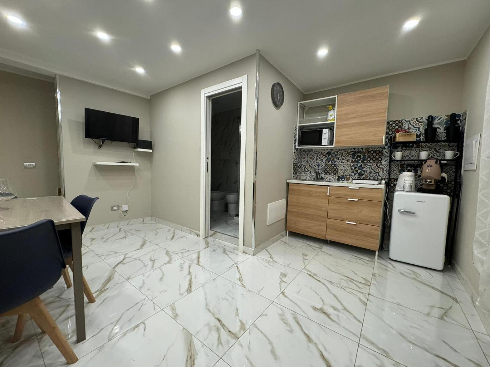 Pizzaiola'S Home Napoli Esterno foto